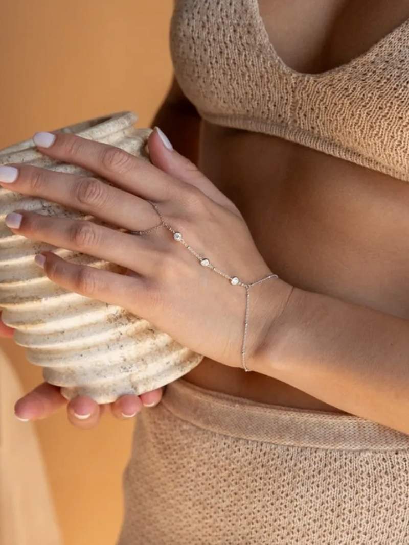 Soera Hand Chain